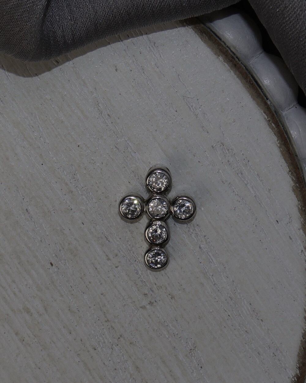 Sterling Silver Cz Cross Pendant 1.2G / 0.5in